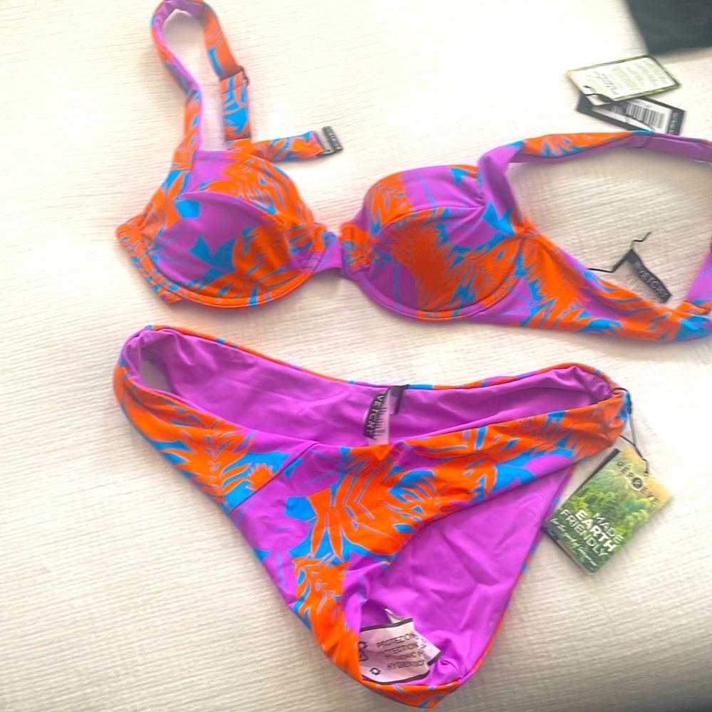 Vetchy bikini